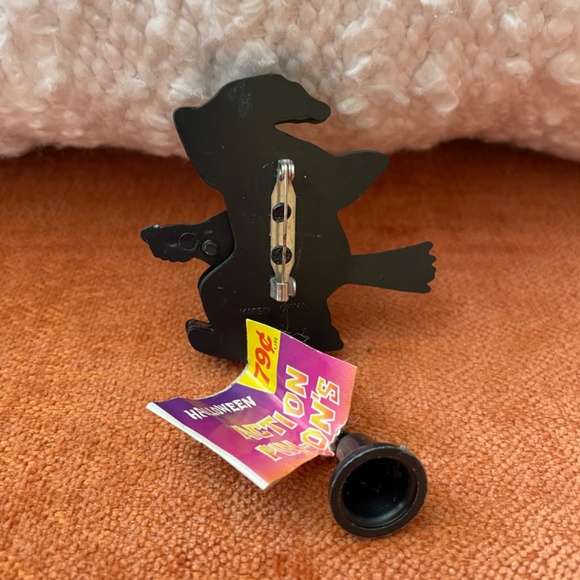 Vintage Halloween pull String Pin - Picture 2 of 2